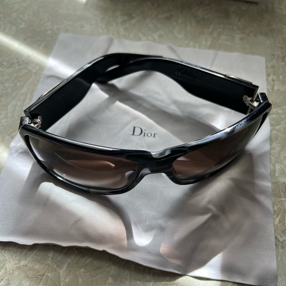 Dior Sunglasses - Picture 2 of 13